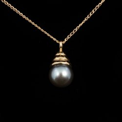 14ky gray/silver pearl pendant on chain-$175.00
