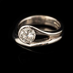 14k White gold Diamond ring with GIA certificatiion. I1 E .89ct Dia $4800